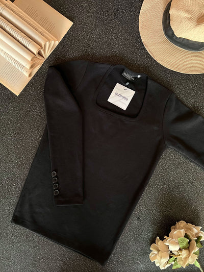 Square Neck w Detailed Buttons - zettrobe