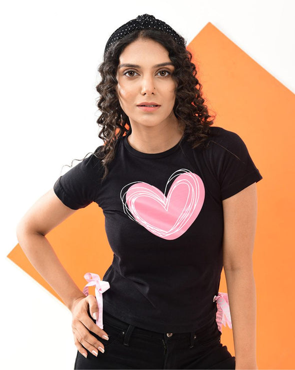 Heart Print - Cross Bow Round Neck Tee - zettrobe